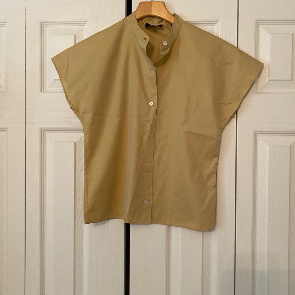 Theory Beige Short-Sleeve Button-Front Blouse